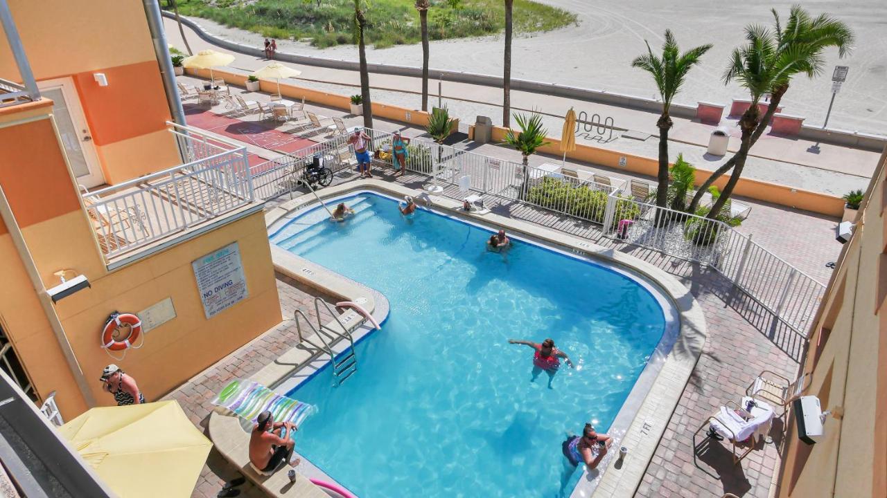 Page Terrace Beachfront Hotel سانت بيتي بيتش المظهر الخارجي الصورة