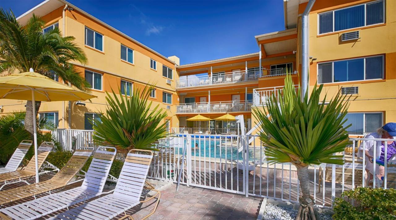 Page Terrace Beachfront Hotel سانت بيتي بيتش المظهر الخارجي الصورة