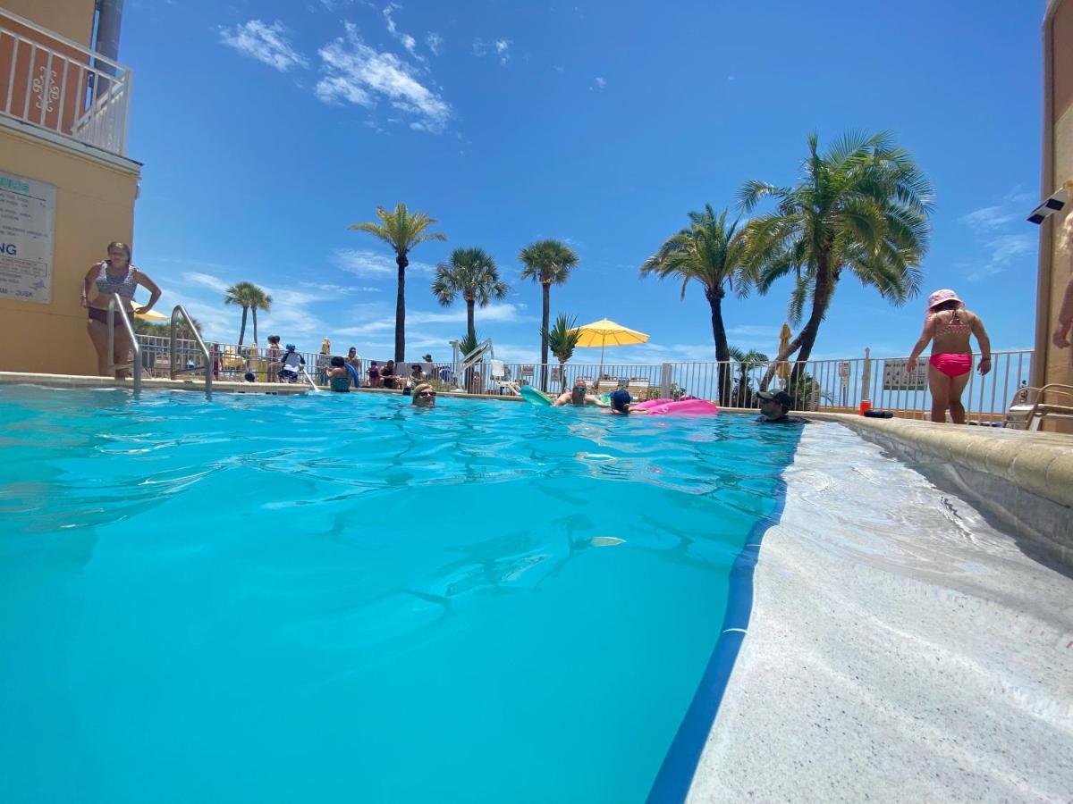 Page Terrace Beachfront Hotel سانت بيتي بيتش المظهر الخارجي الصورة