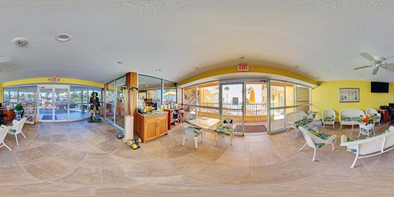 Page Terrace Beachfront Hotel سانت بيتي بيتش المظهر الخارجي الصورة