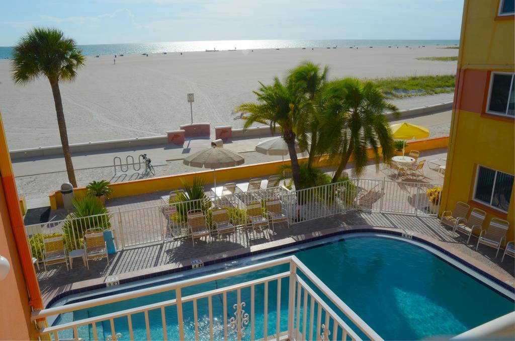 Page Terrace Beachfront Hotel سانت بيتي بيتش المظهر الخارجي الصورة
