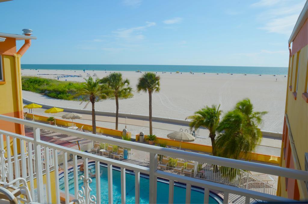 Page Terrace Beachfront Hotel سانت بيتي بيتش المظهر الخارجي الصورة