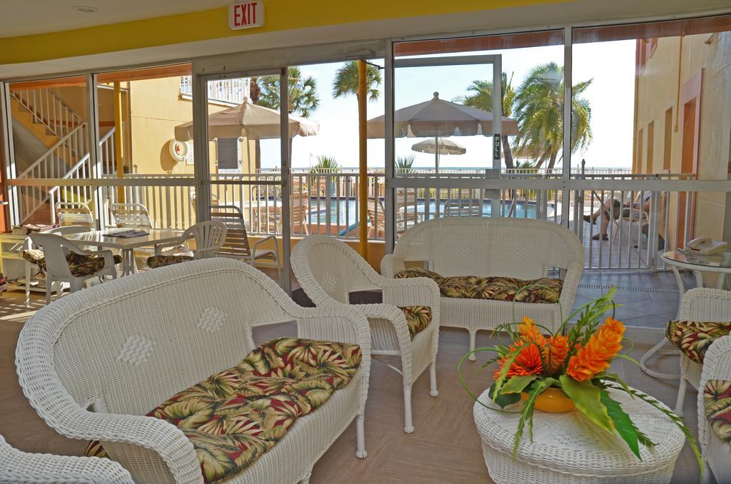 Page Terrace Beachfront Hotel سانت بيتي بيتش المظهر الخارجي الصورة