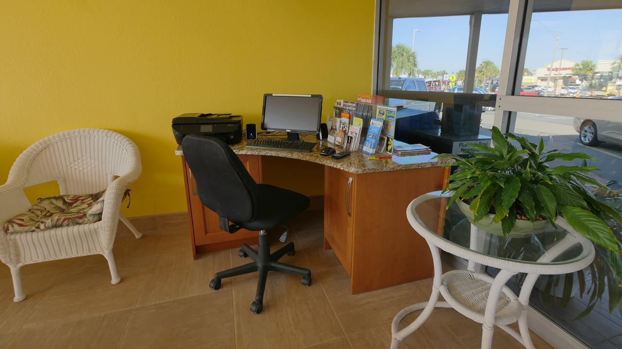 Page Terrace Beachfront Hotel سانت بيتي بيتش المظهر الخارجي الصورة
