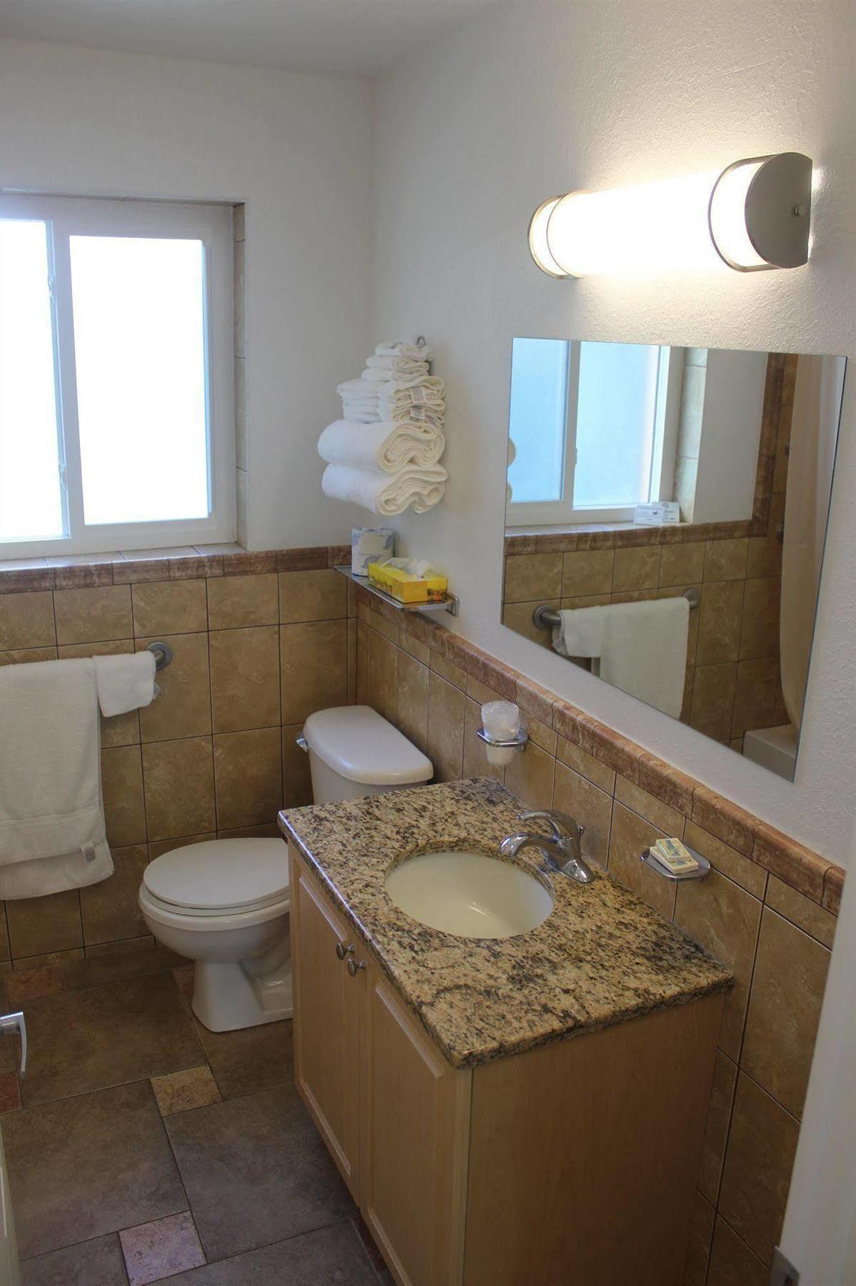 Page Terrace Beachfront Hotel سانت بيتي بيتش المظهر الخارجي الصورة