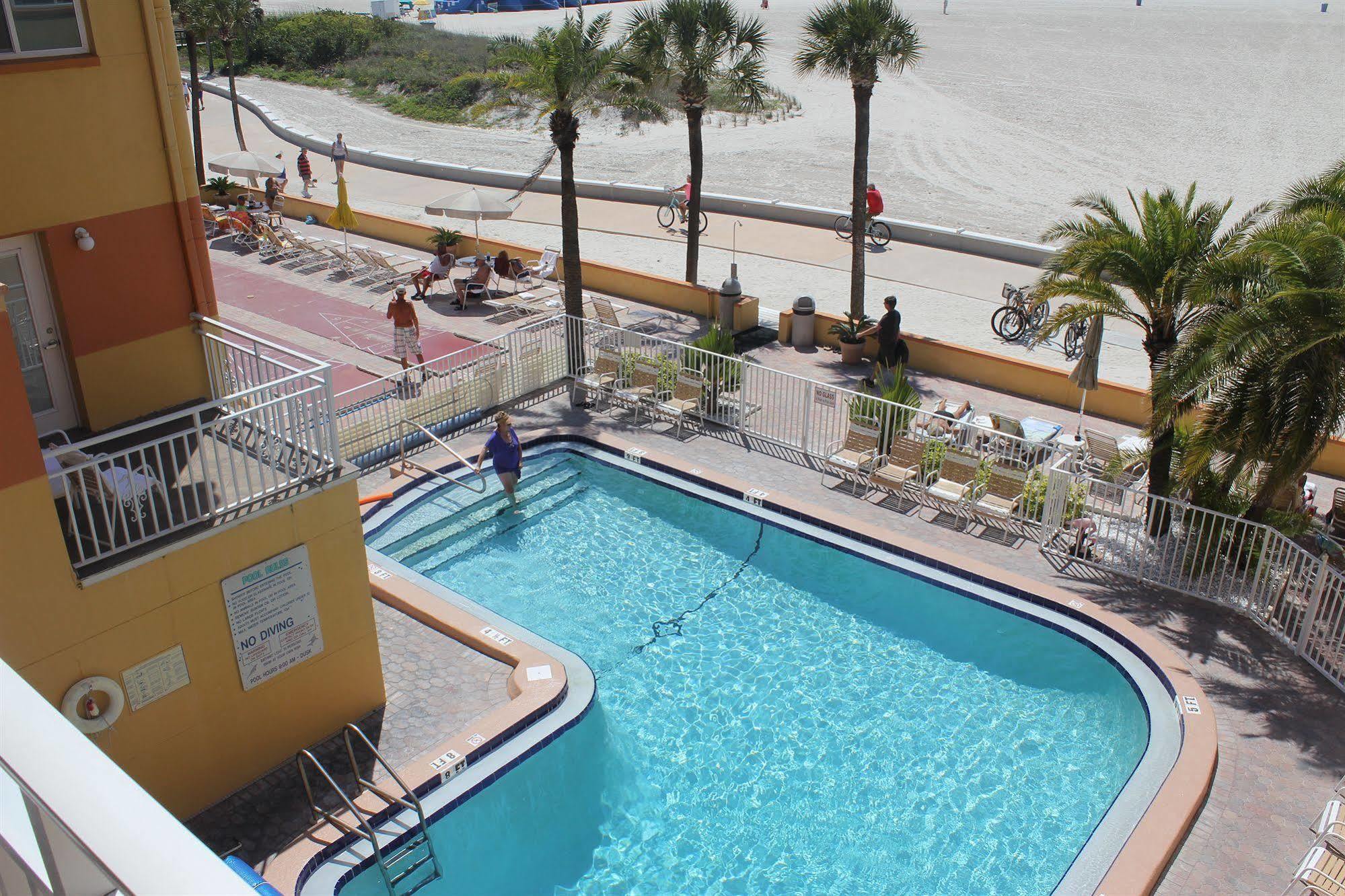 Page Terrace Beachfront Hotel سانت بيتي بيتش المظهر الخارجي الصورة